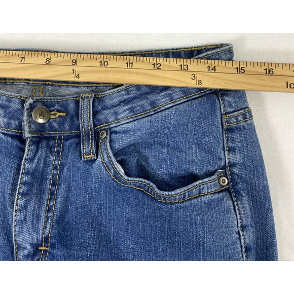 Wrangler Aura‎ Jeans Womens Size 8P Short Rise Medium Wash Denim - Picture 7 of 10
